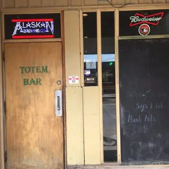 Totem Bar & Liquor Store