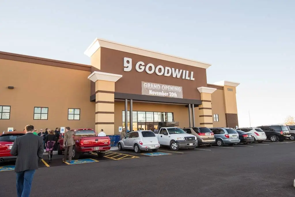 Thunderbird and Dysart - Goodwill - Retail Store and Donation Center