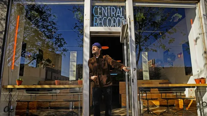 CENTRAL RECORDS - Radio Cafe & Bar