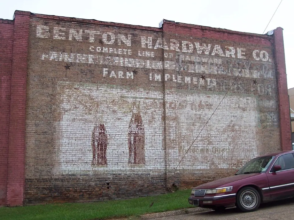 Benton Hardware Co