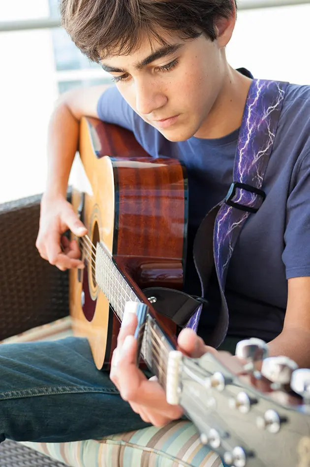 Newbury Park Guitar Lessons and Guitar Teachers