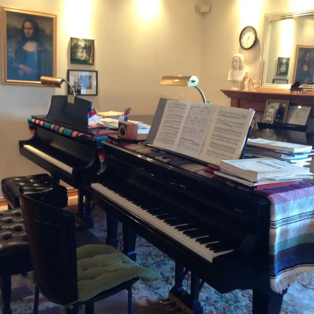 Piano Lessons Studio In-person/Mask