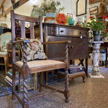 Middletown Antiques Collective