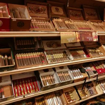 Derby cigar Shop