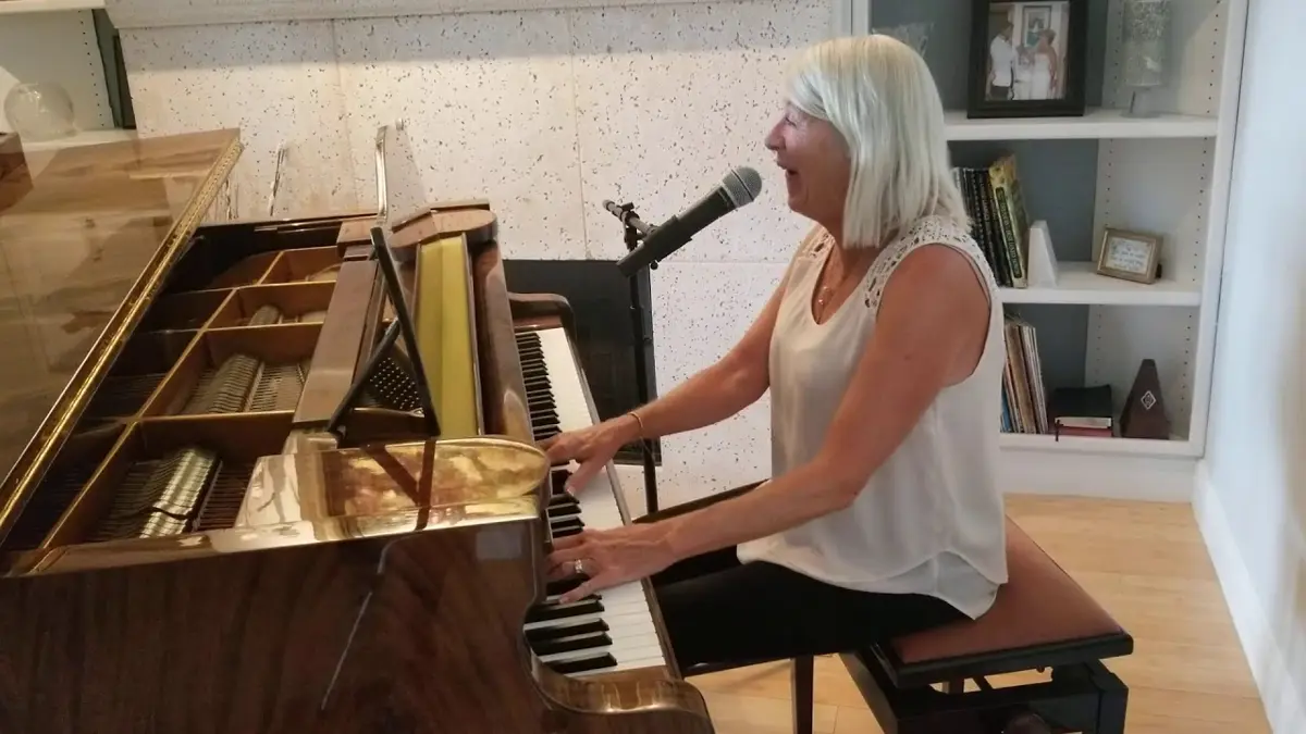 Cynthia Frye Pianist / Vocalist