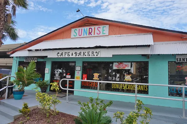 Sunrise Cafe & Bakery