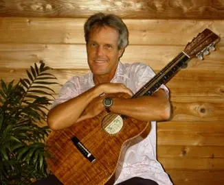 David Gomes Guitars & ʻUkuleles