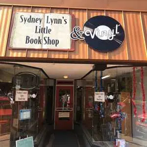Sydney Lynn
